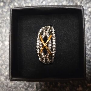 An infinity ring I believe it's a size 6